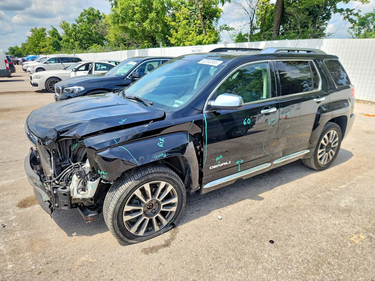 2017 GMC Terrain Denali, VIN 2GKFLVE39H6278890 — Перед