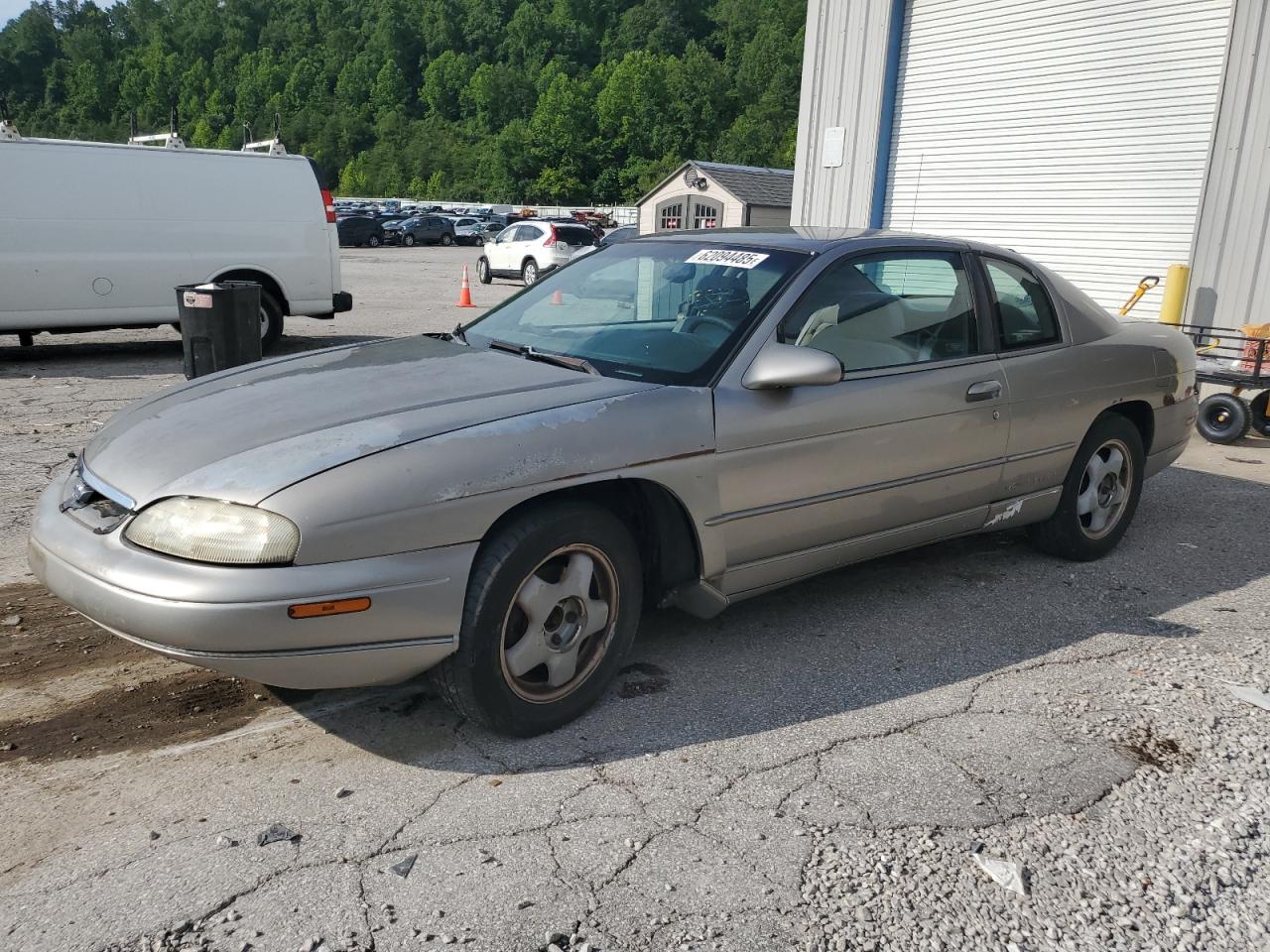 1998 Chevrolet Monte Carlo LS, VIN 2G1WW12M2W9248532 — Front end