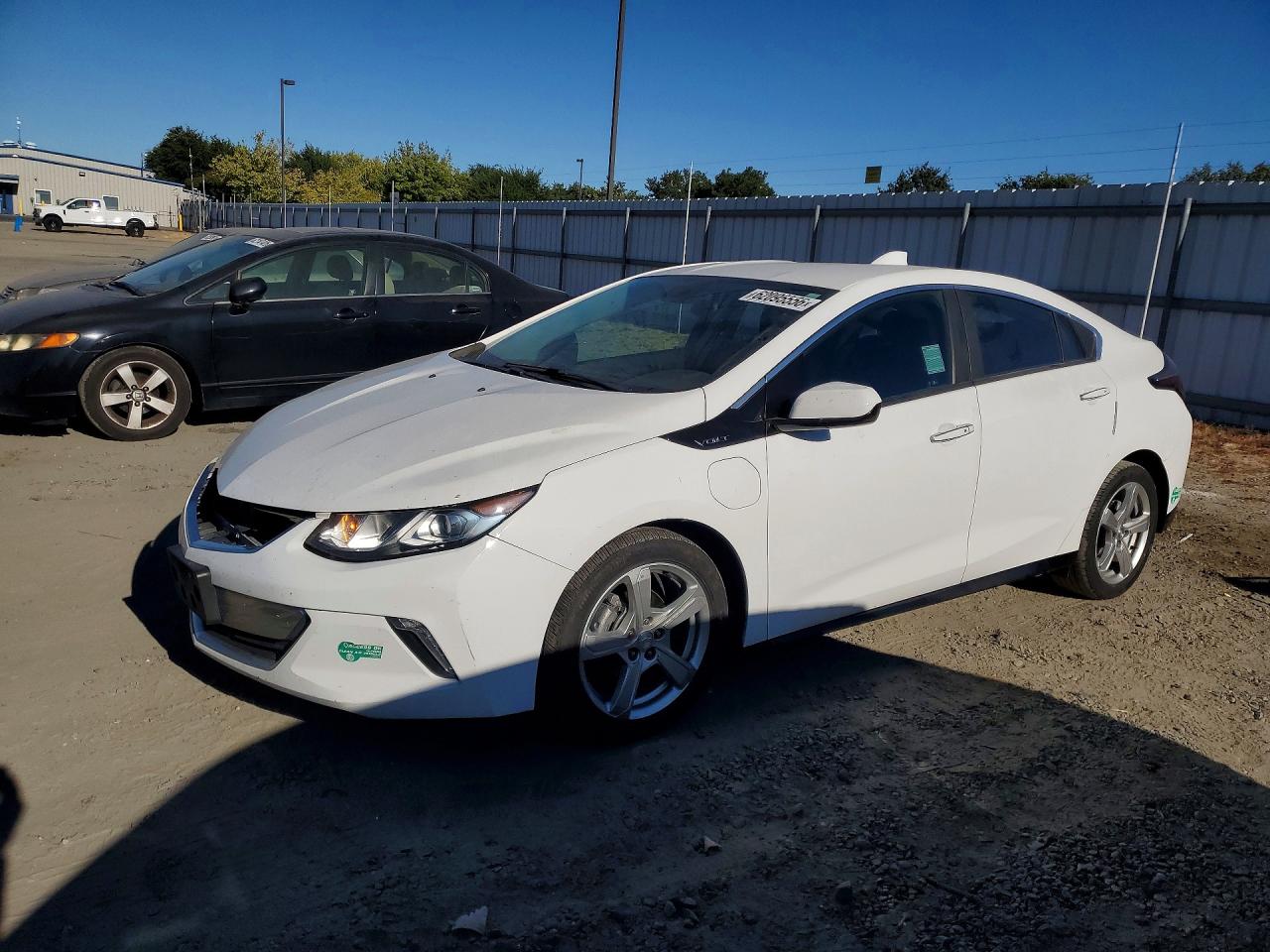 2017 Chevrolet Volt LT, VIN 1G1RC6S55HU108007 — Front end
