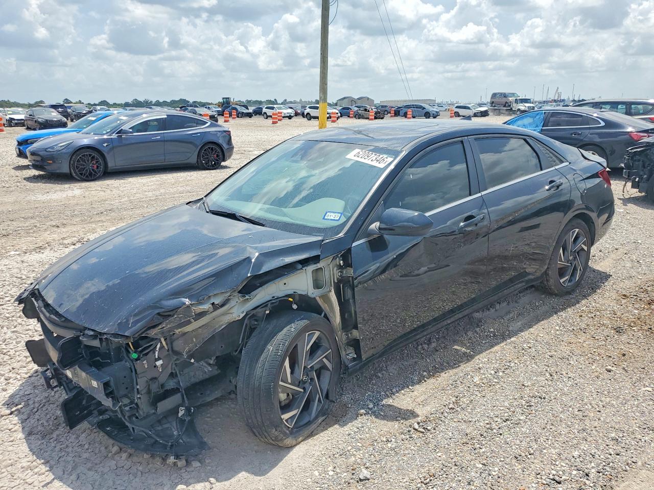 2024 Hyundai Elantra SEL, VIN KMHLS4DG7RU681264 — Front end