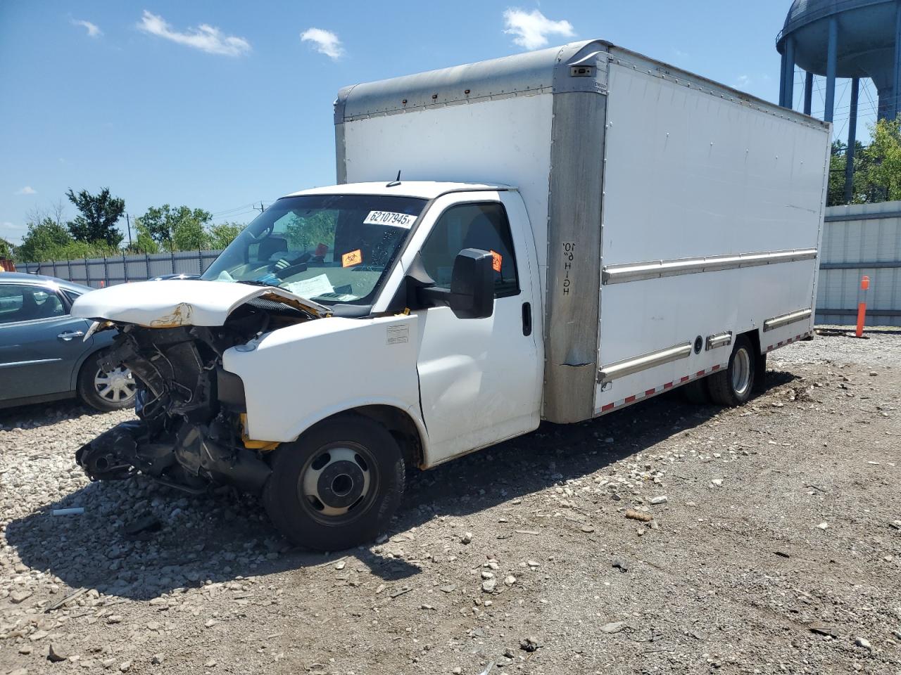 2015 GMC Savana Commercial, VIN 1GD374CG3F1204962 — Front end