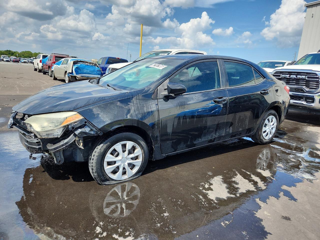 2016 Toyota Corolla L, VIN 2T1BURHE7GC616327 — Front end