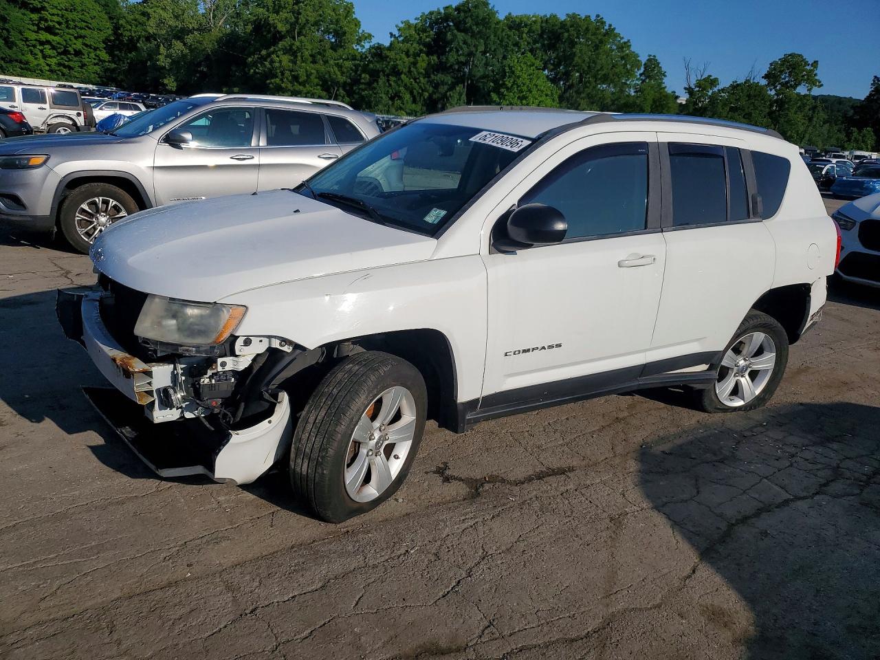 2012 Jeep Compass Sport, VIN 1C4NJDBB4CD642050 — Front end