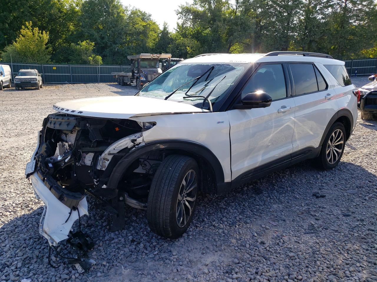 2025 Ford Explorer ST-Line, VIN 1FMUK8KH5SGA47687 — Перед