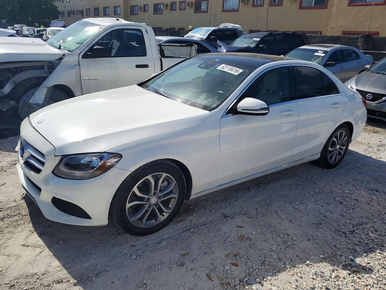 2017 Mercedes-Benz C 300, VIN 55SWF4JB5HU198778 — Front end