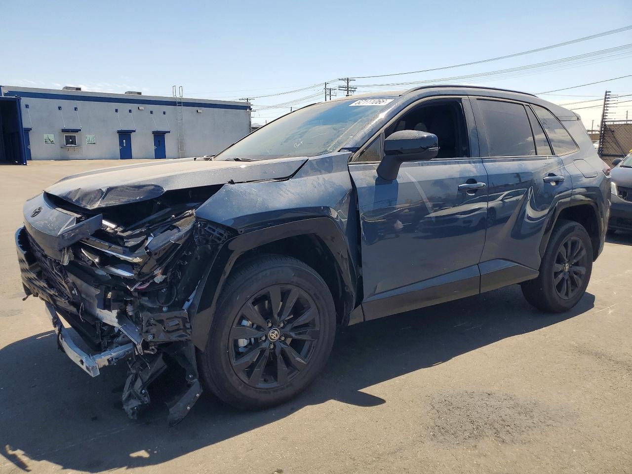 2026 Toyota RAV4 LE, VIN 2T36DRBV3TW006063 — Перед