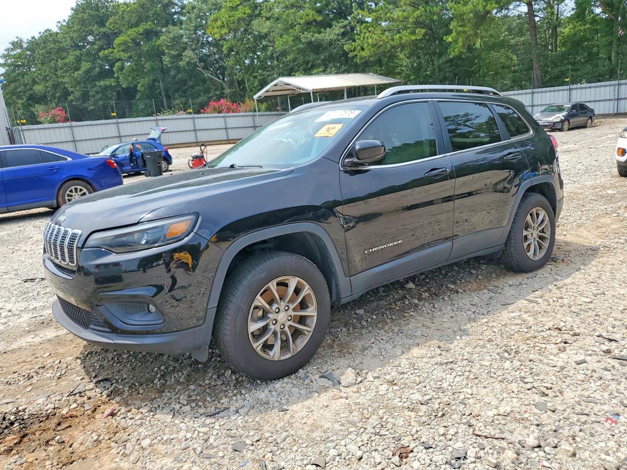 2020 Jeep Cherokee Altitude, VIN 1C4PJMLBXLD540856 — Side