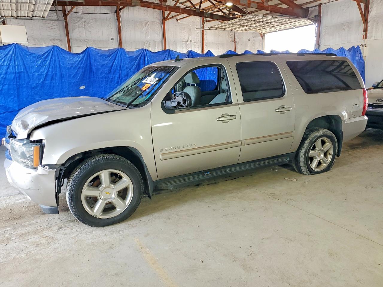 2007 Chevrolet Suburban LT, VIN 3GNFK16307G128411 — Front end