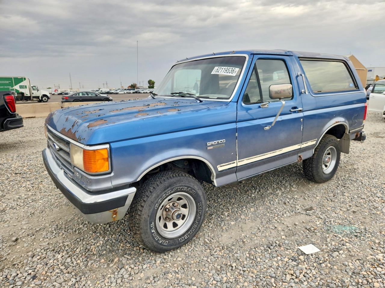 1991 Ford Bronco Custom, VIN 1FMEU15H3MLA33427 — Front end