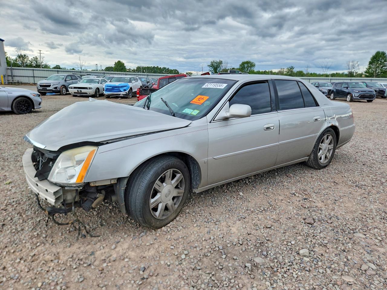 2007 Cadillac DTS V8, VIN 1G6KD57Y47U138877 — Front end