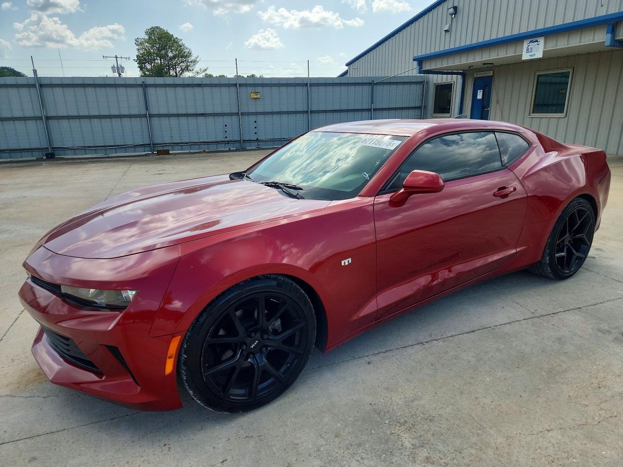 2018 Chevrolet Camaro 1LT, VIN 1G1FB1RS8J0136806 — Minor dents and scratches