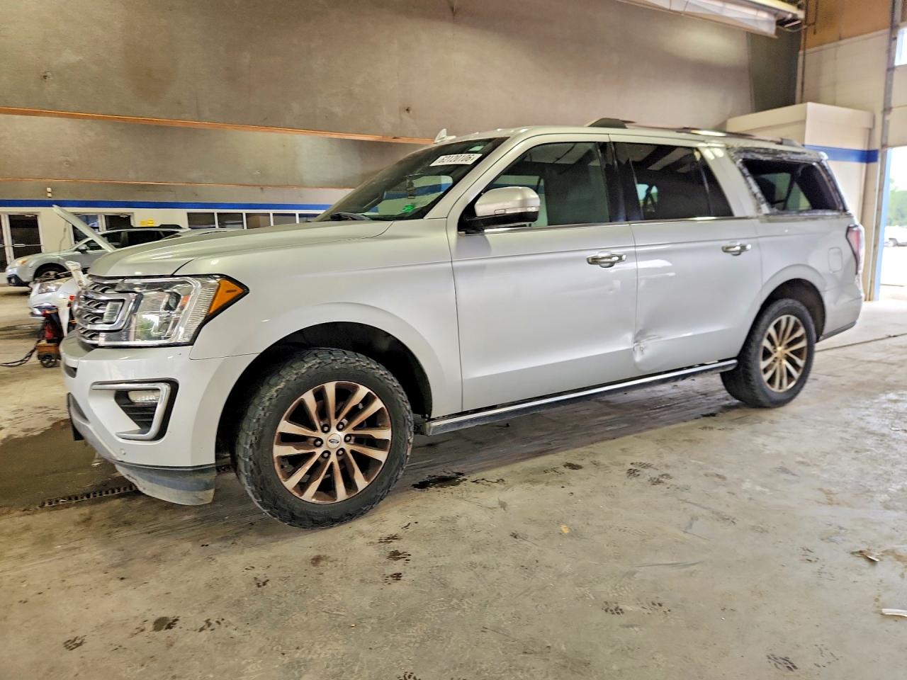 2018 Ford Expedition Max Limited, VIN 1FMJK1KT2JEA24635 — Rear end