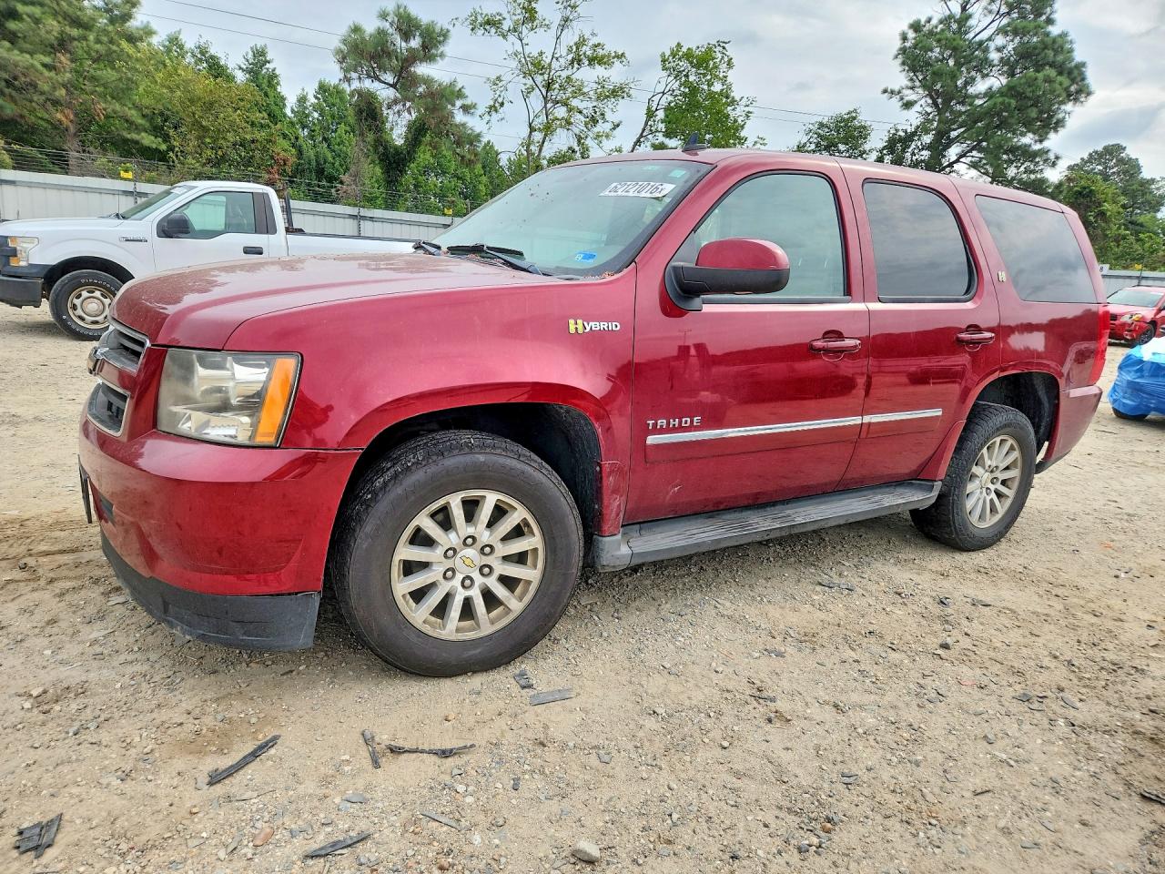 2010 Chevrolet Tahoe, VIN 1GNUKDDJ7AR279327 — Front end