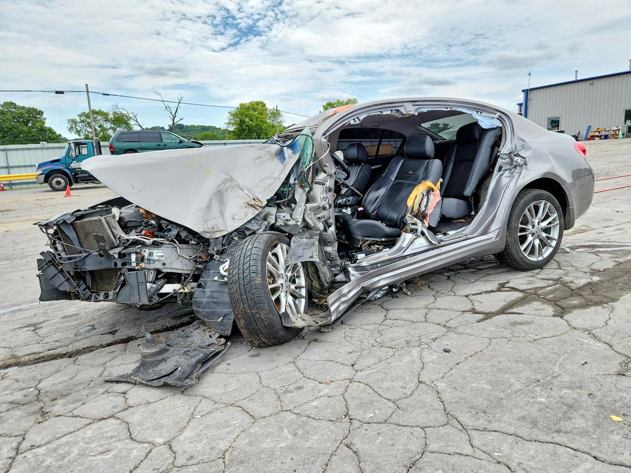 2007 Infiniti G35 Journey, VIN JNKBV61E57M729247 — Side