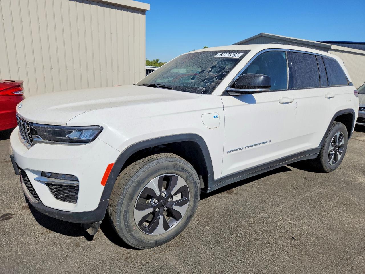 2024 Jeep Grand Cherokee, VIN 1C4RJYB69RC181633 — Фото с аукциона 1 of 4