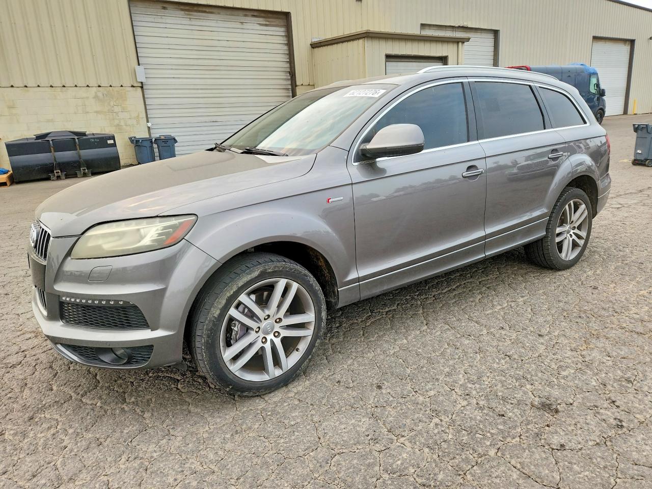 2012 Audi Q7 S line, VIN WA1DGAFE1CD005348 — Мелкие вмятины и царапины