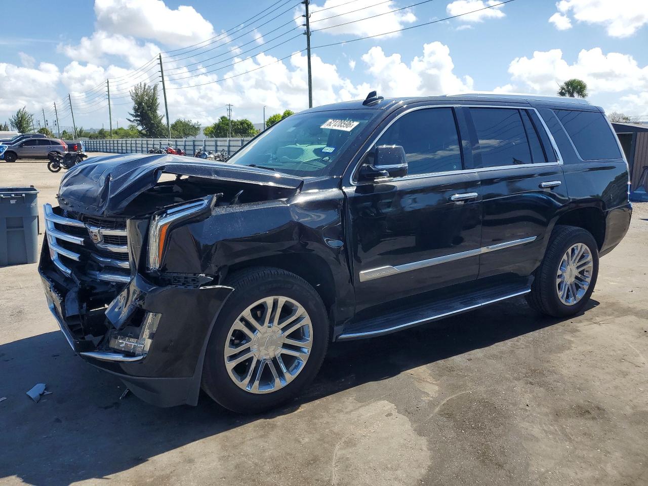 2019 Cadillac Escalade, VIN 1GYS3AKJ0KR346618 — Front end