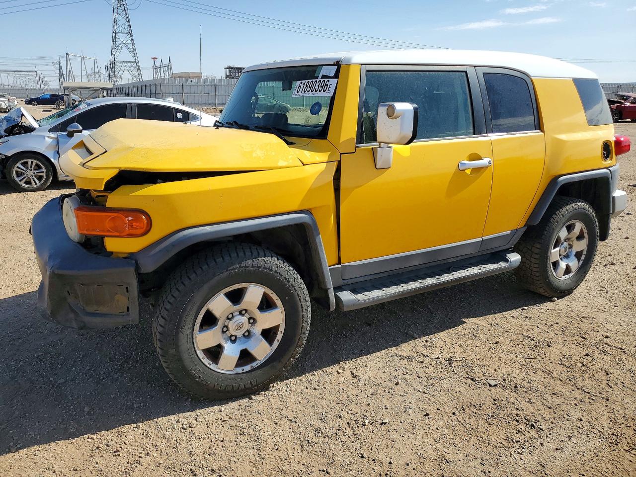 2007 Toyota FJ Cruiser, VIN JTEBU11F270069753 — Front end
