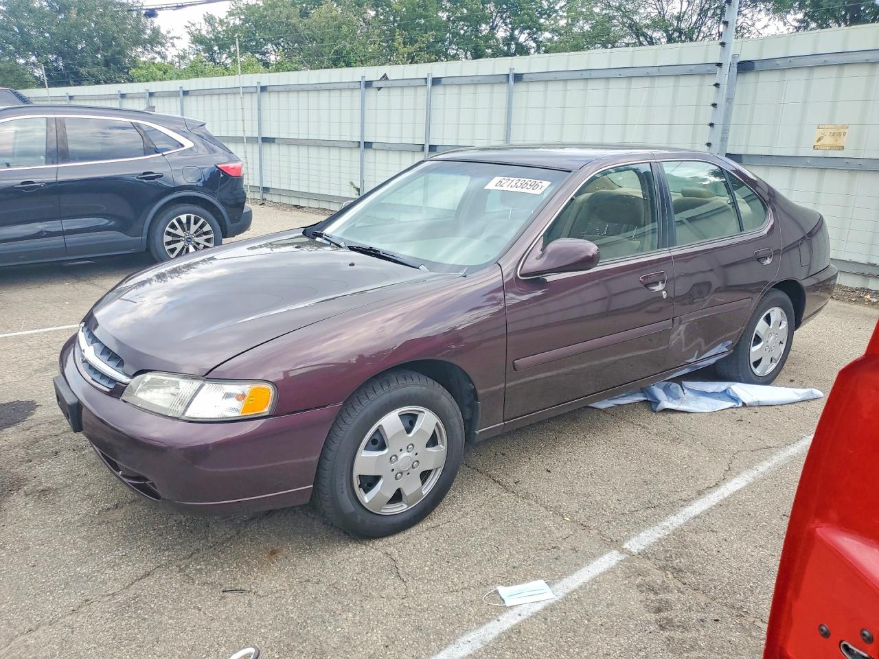 1998 Nissan Altima XE, VIN 1N4DL01D2WC206234 — Front end