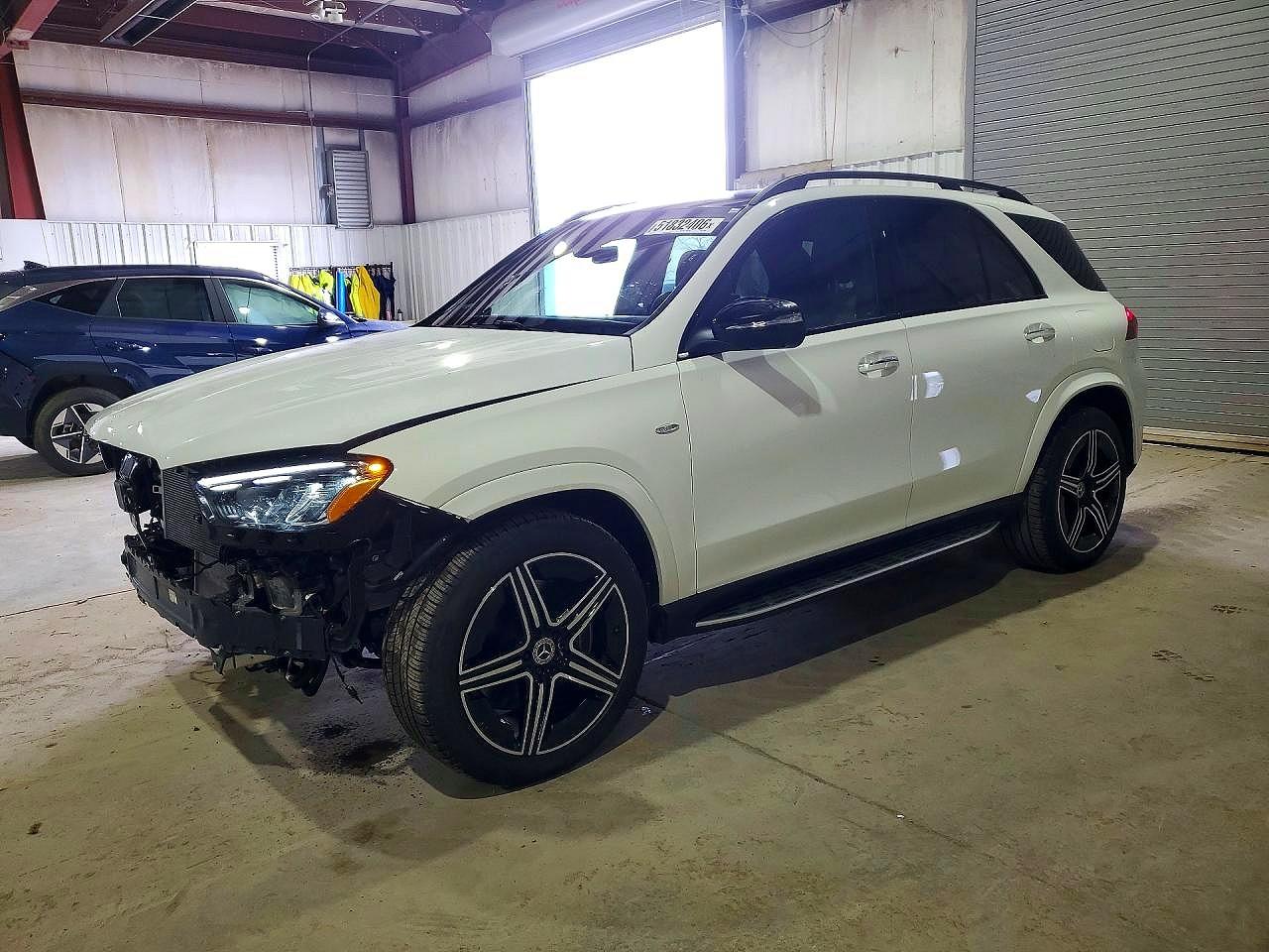 2025 Mercedes-Benz GLE 450e, VIN 4JGFB4GB5SB454749 — Front end