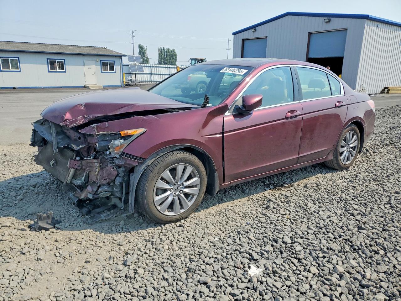 2011 Honda Accord EX-L, VIN 1HGCP2F88BA095116 — Front end