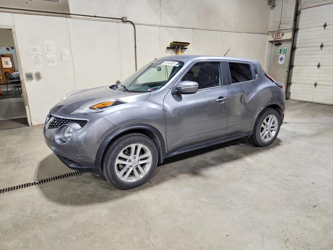 2017 Nissan Juke S, VIN JN8AF5MV5HT753530 — Minor dents and scratches