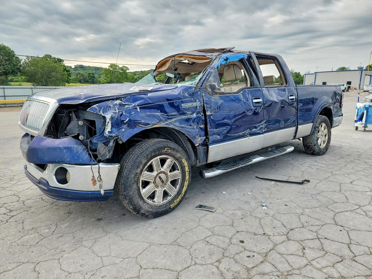 2007 Lincoln Mark LT, VIN 5LTPW16577FJ10845 — Опрокидывание