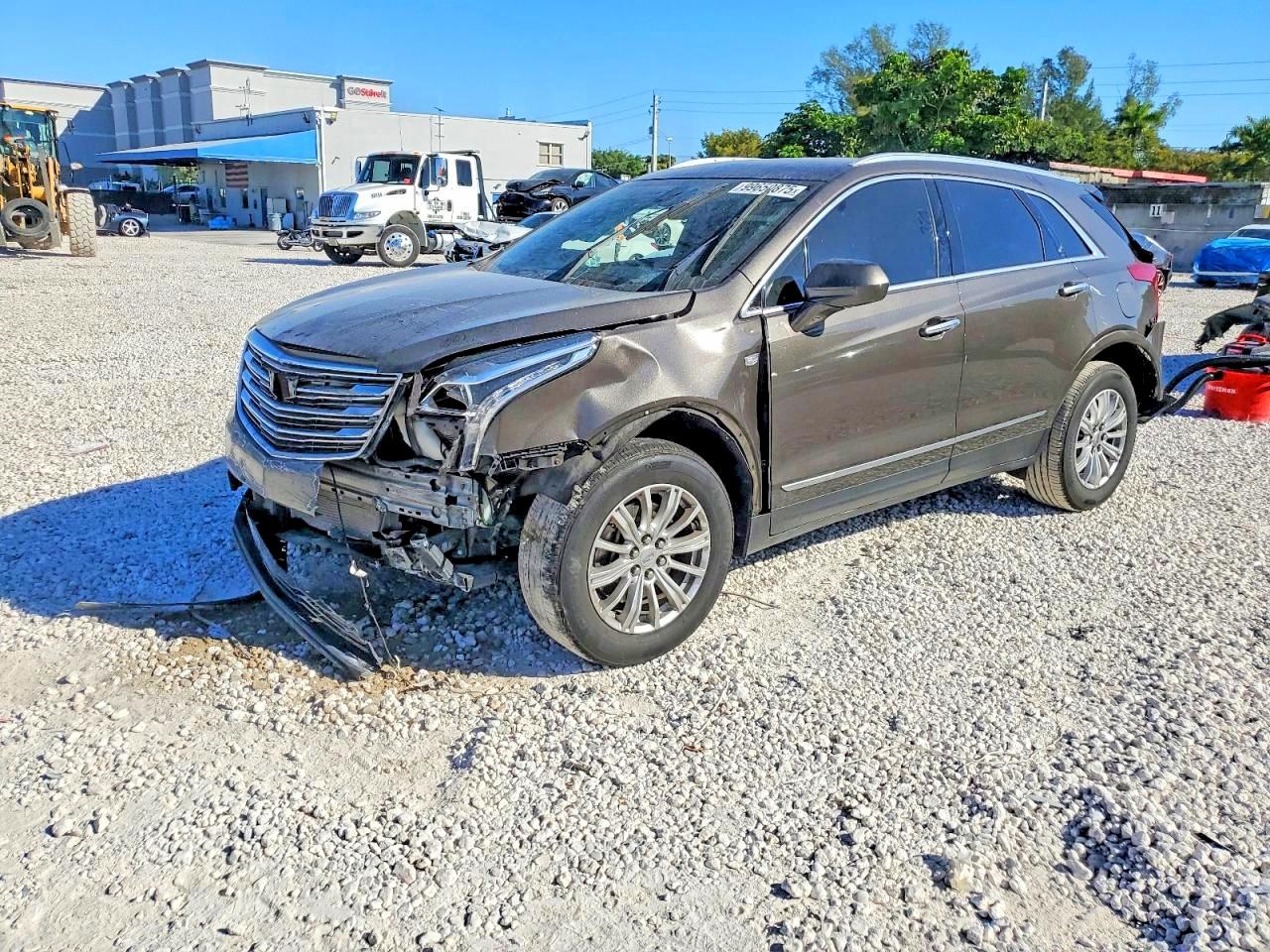 2019 Cadillac XT5 FWD, VIN 1GYKNARS0KZ205184 — Rear end