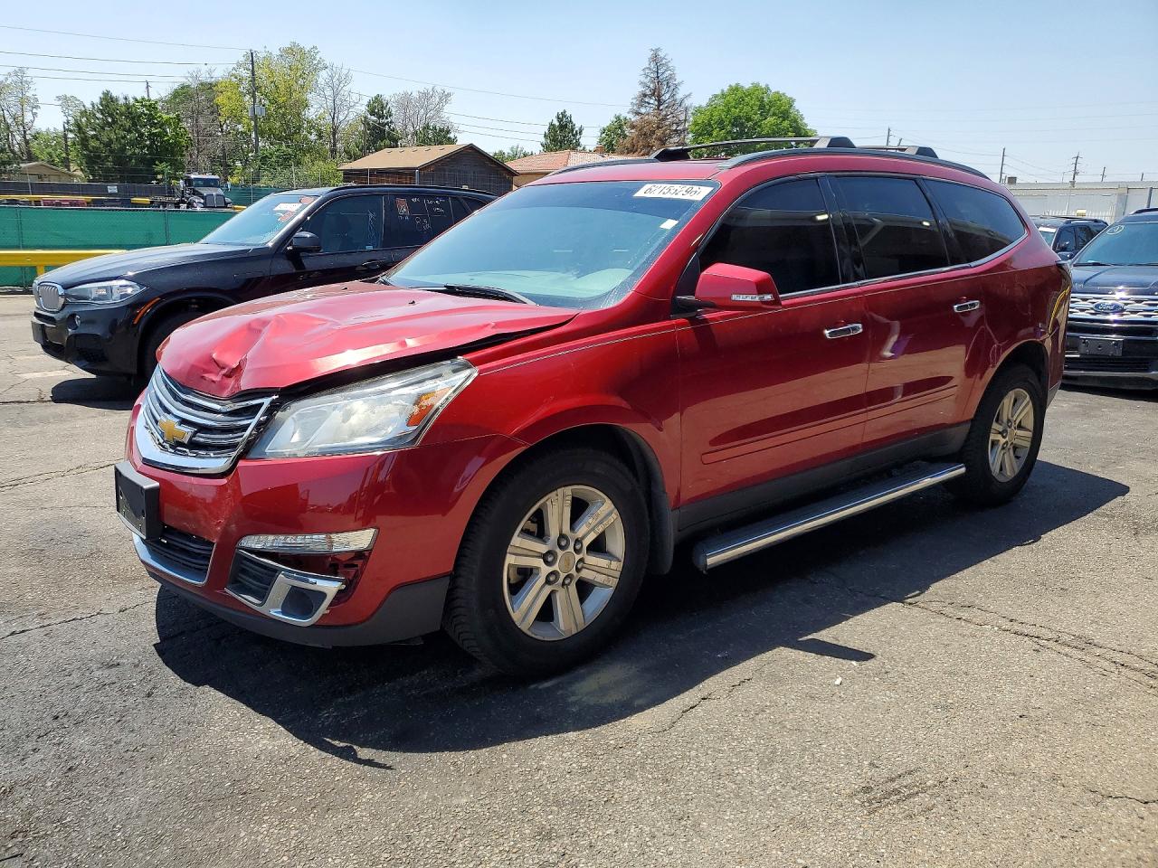 2014 Chevrolet Traverse LT, VIN 1GNKVHKD0EJ282626 — Front end