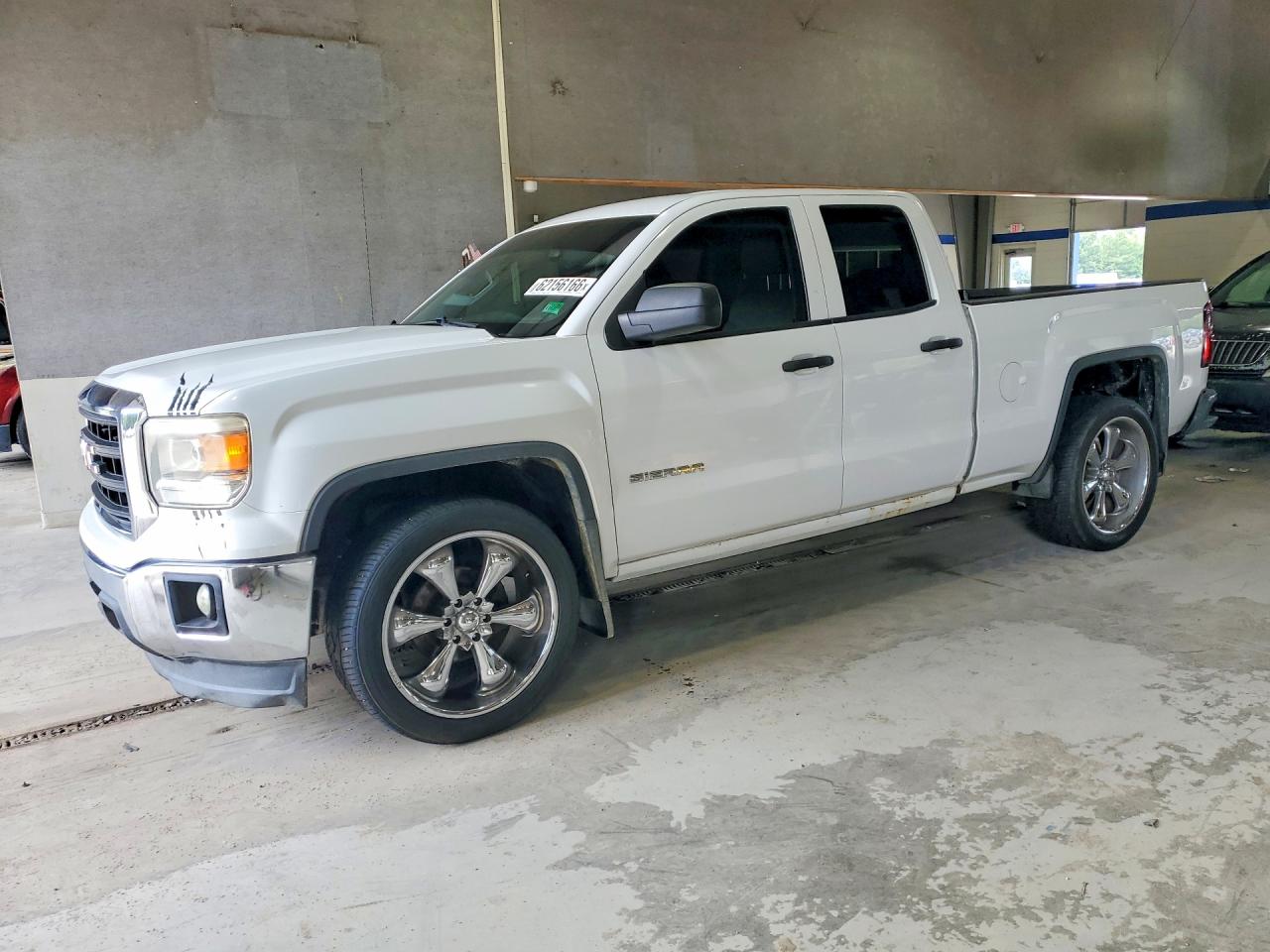 2014 GMC Sierra 1500, VIN 1GTR1TEH3EZ149364 — Minor dents and scratches