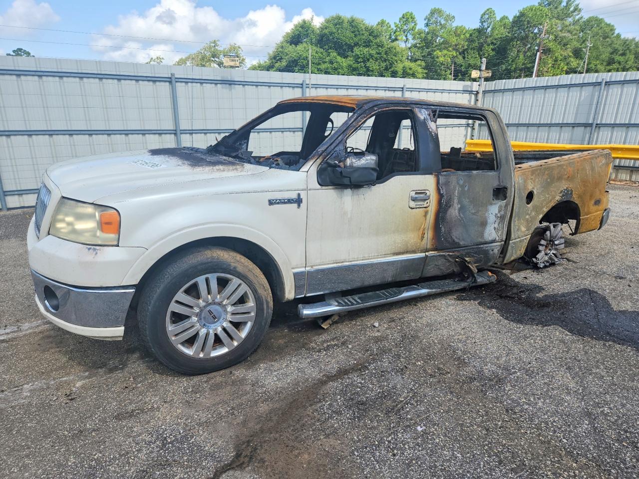 2006 Lincoln Mark LT, VIN 5LTPW18516FJ17267 — Burn