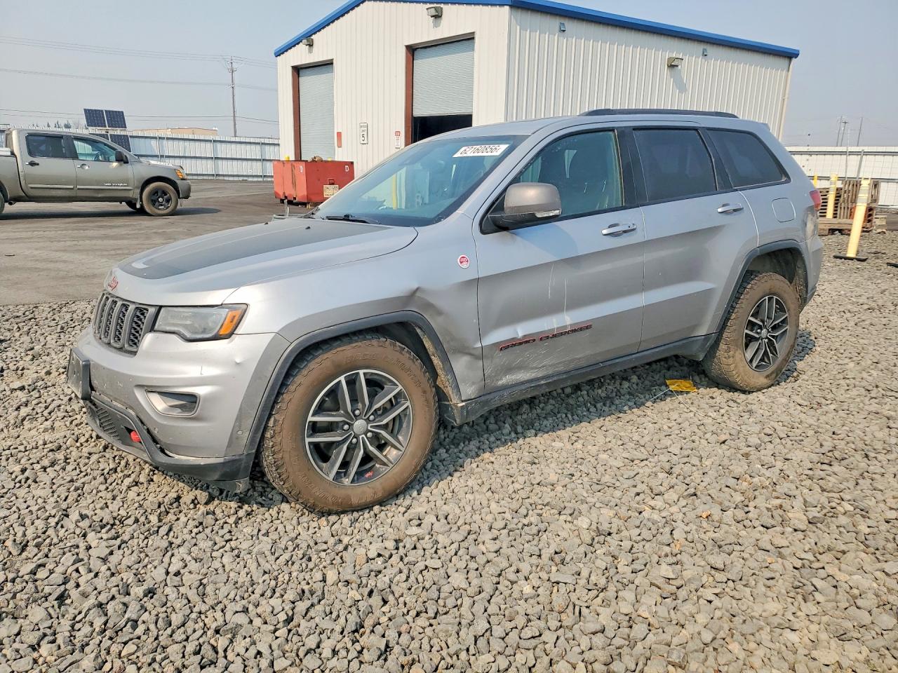 2017 Jeep Grand Cherokee Trailhawk, VIN 1C4RJFLG7HC612609 — Перед