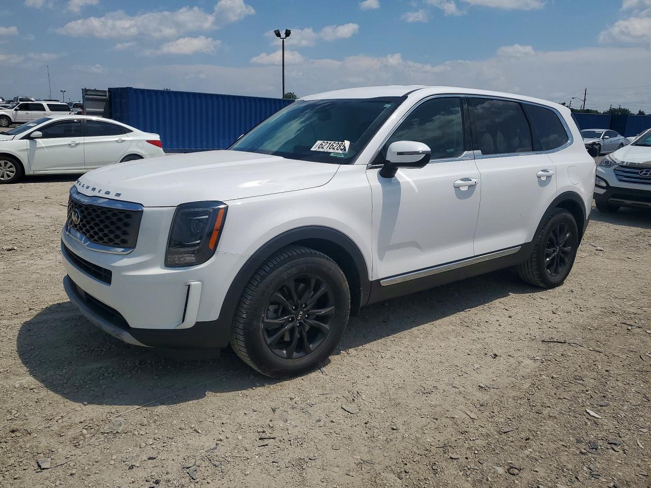 2021 Kia Telluride LX, VIN 5XYP24HC2MG127752 — Side