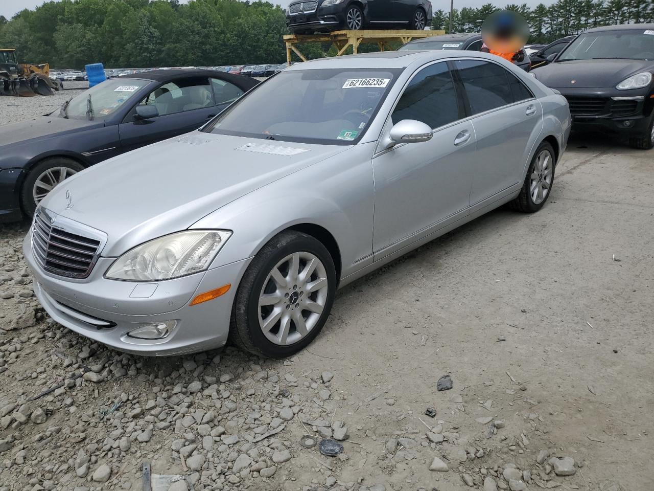 2008 Mercedes-Benz S 550, VIN WDDNG86X88A177184 — Side