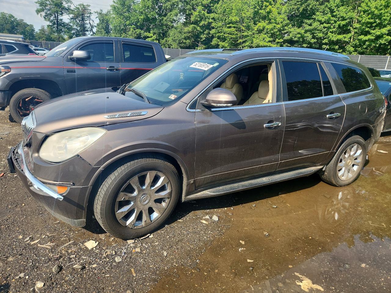 2010 Buick Enclave CXL, VIN 5GALVCED7AJ127305 — Перед