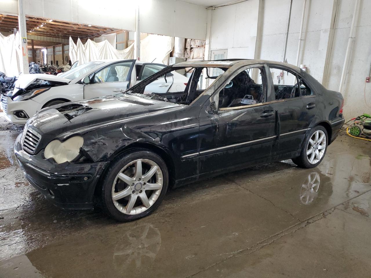 2004 Mercedes-Benz C 230 Kompressor, VIN WDBRF40J34A563340 — Interior fire