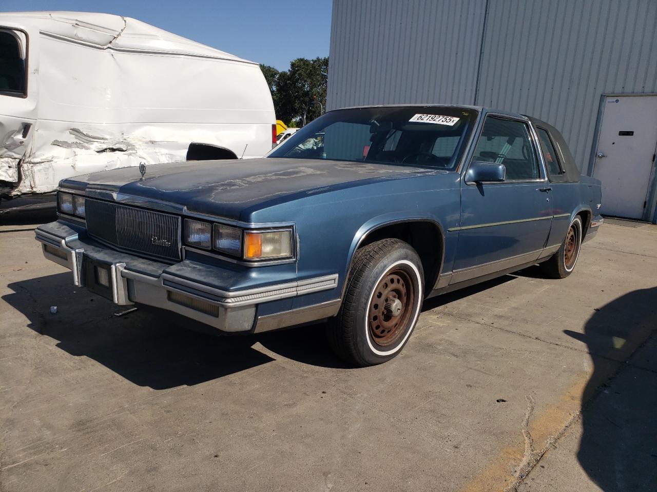 1986 Cadillac DeVille, VIN 1G6CD4784G4207405 — Мелкие вмятины и царапины