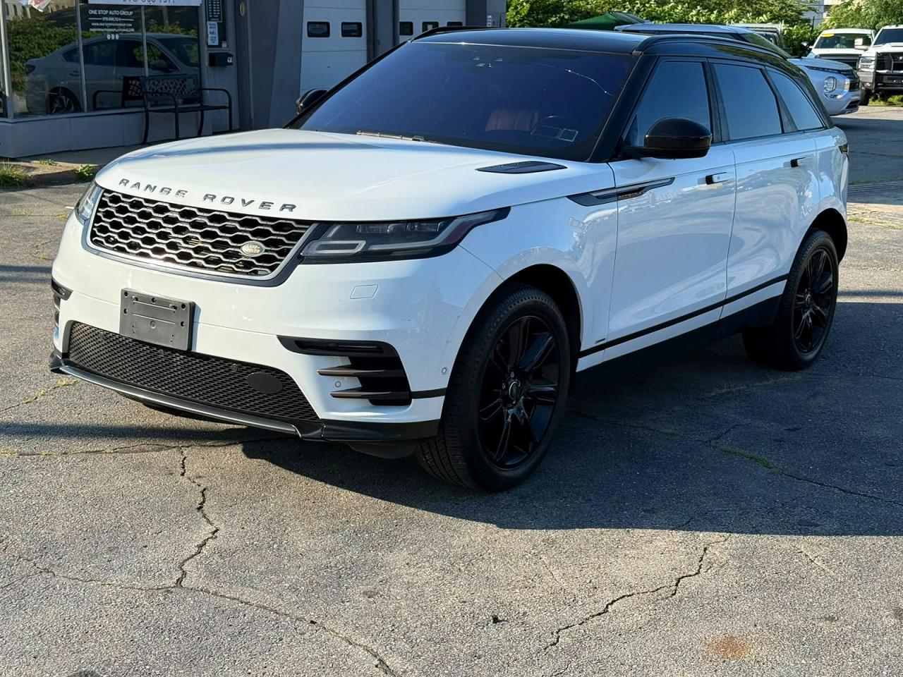 2019 Land Rover Range Rover Velar R-Dynamic SE, VIN SALYL2EX7KA779656 — Minor dents and scratches