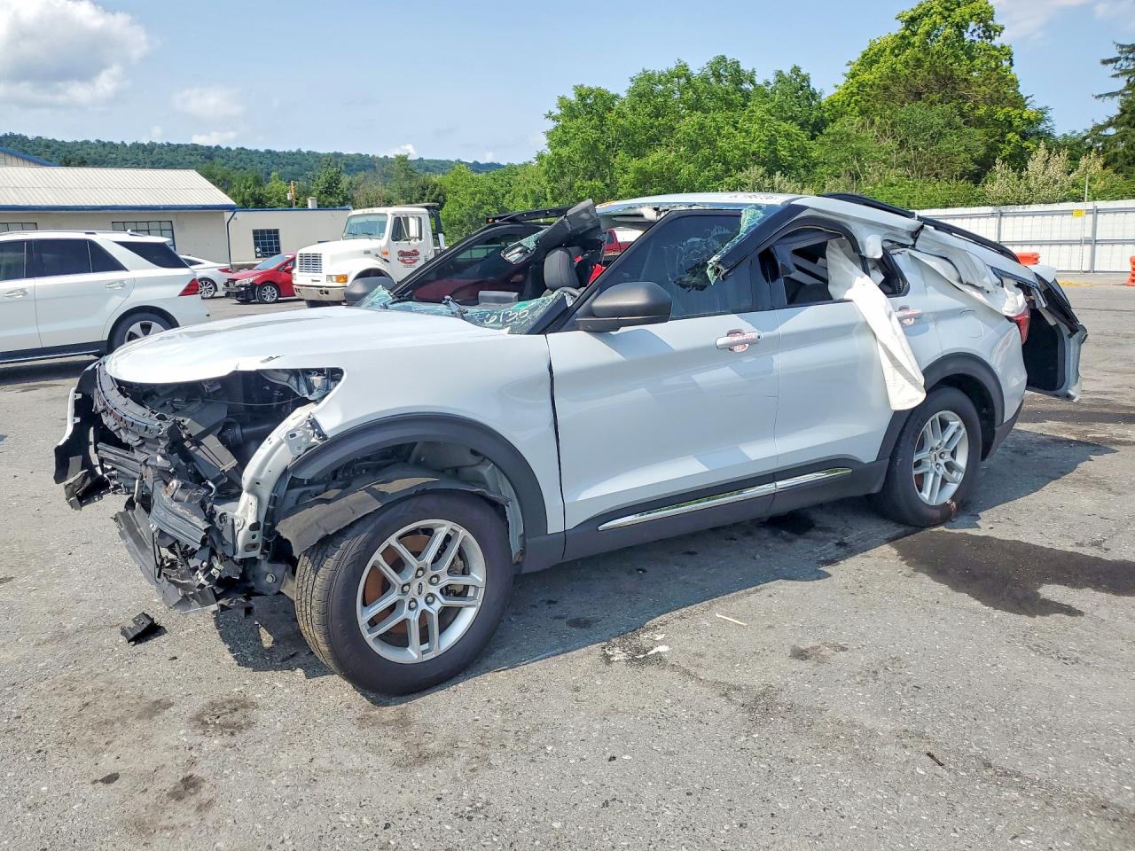 2025 Ford Explorer Active, VIN 1FMUK7DH6SGB16135 — По всему кузову