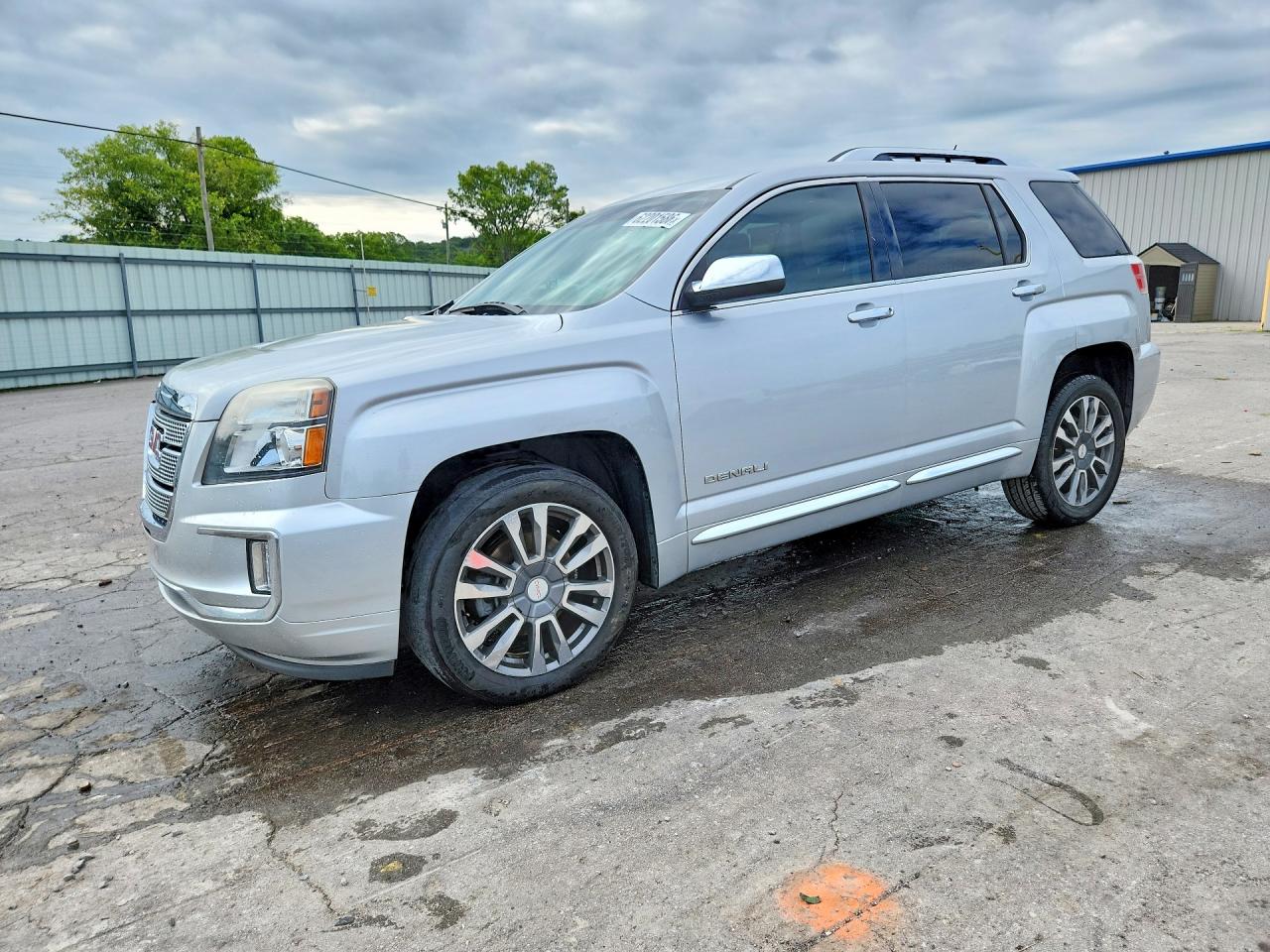 2017 GMC Terrain Denali, VIN 2GKFLRE34H6257985 — Front end