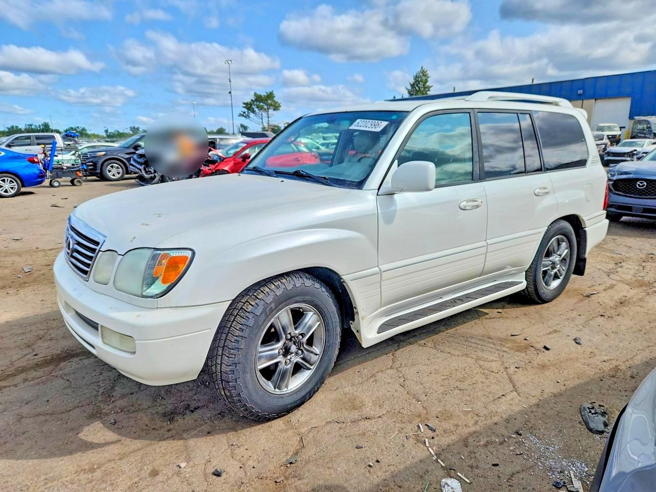 2006 Lexus LX 470, VIN JTJHT00W364006064 — Minor dents and scratches