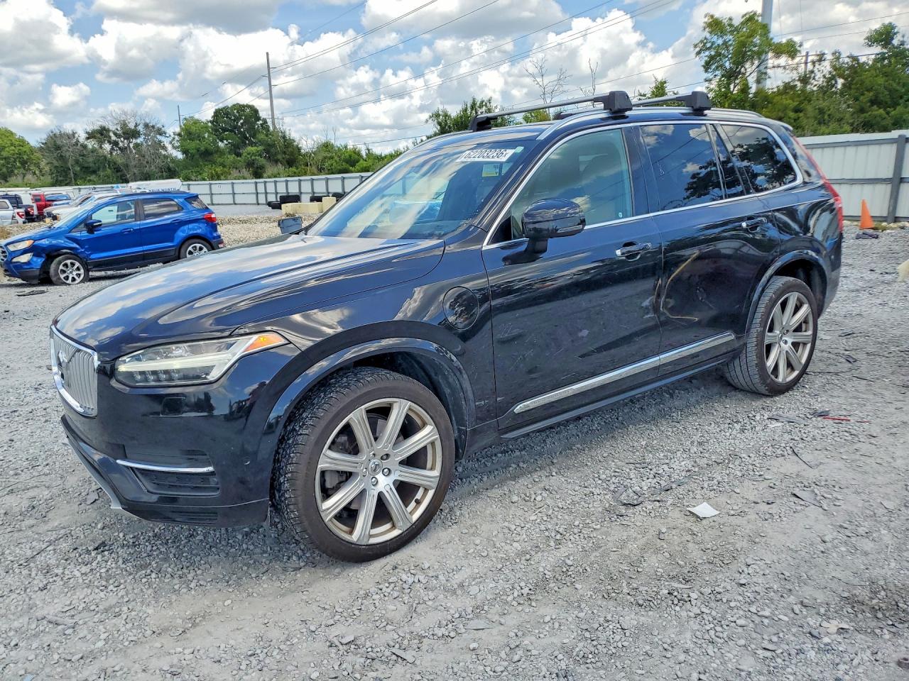 2017 Volvo XC90 Inscription, VIN YV4BC0PL4H1114263 — Minor dents and scratches
