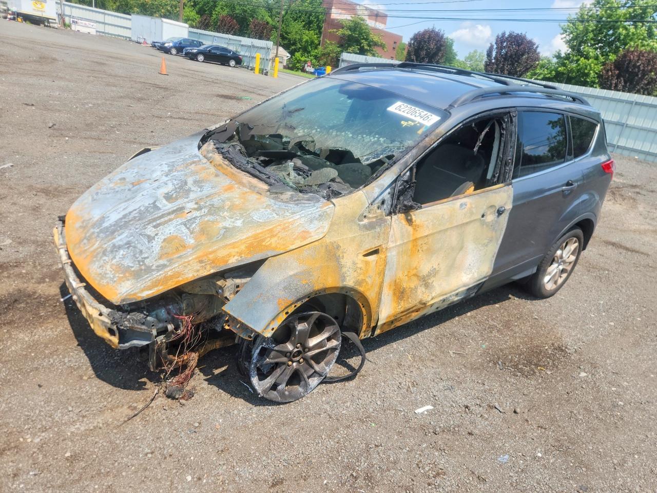 2013 Ford Escape SE, VIN 1FMCU9GX8DUA37347 — Engine fire