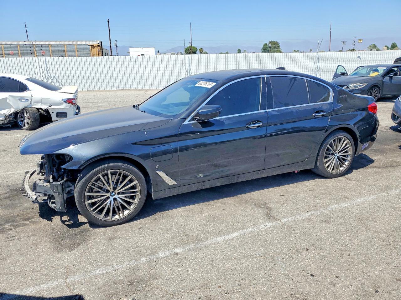 2018 BMW 5 Series 530e, VIN WBAJA9C52JB033971 — Front end