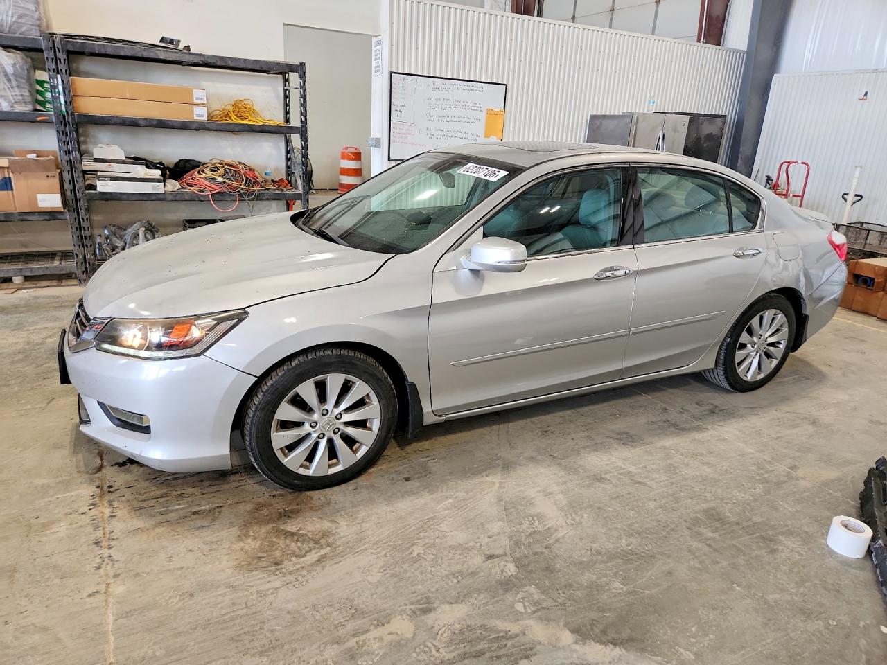 2013 Honda Accord EX-L, VIN 1HGCR3F89DA043352 — Hail