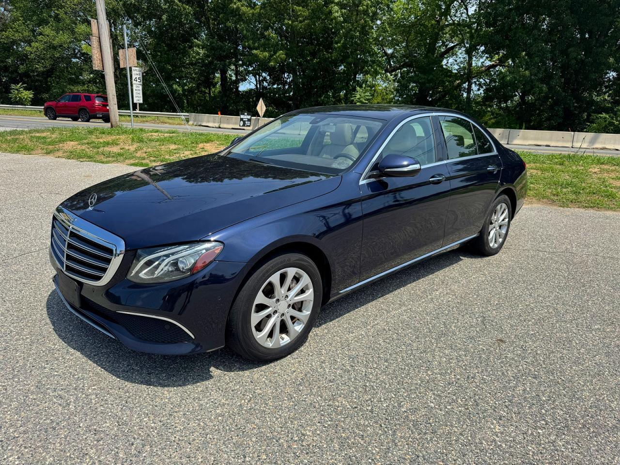 2017 Mercedes-Benz E 300 Luxury, VIN WDDZF4KB4HA073220 — Normal wear