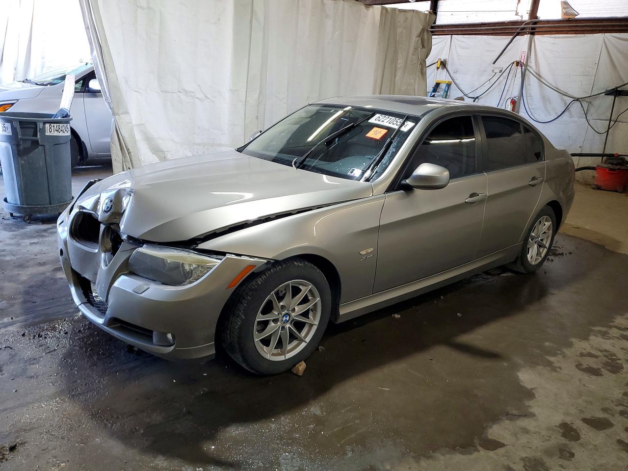2010 BMW 3 Series 328i xDrive, VIN WBAPK5C5XAA649343 — Перед