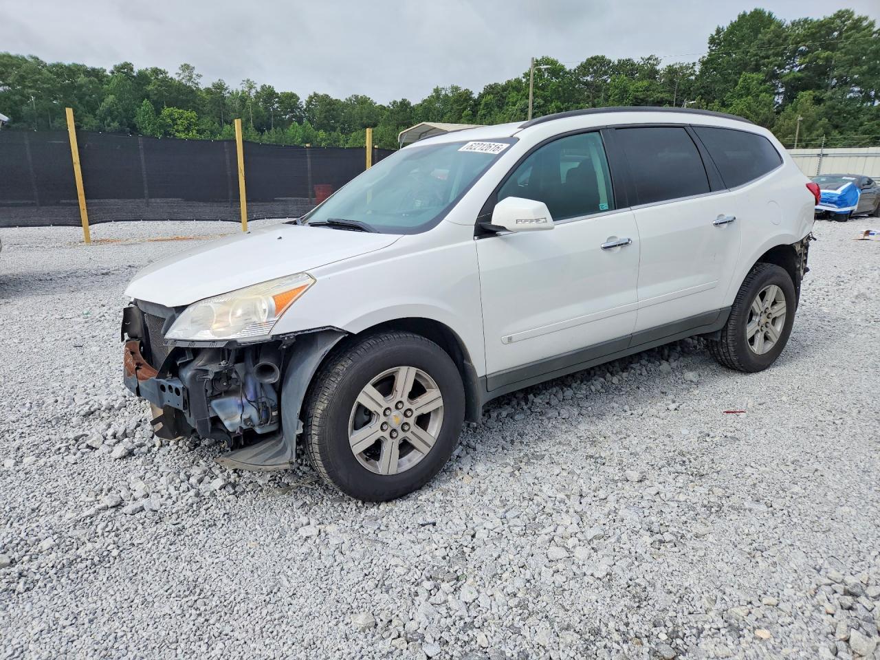 2010 Chevrolet Traverse 1LT, VIN 1GNLRFED2AS110479 — Front end