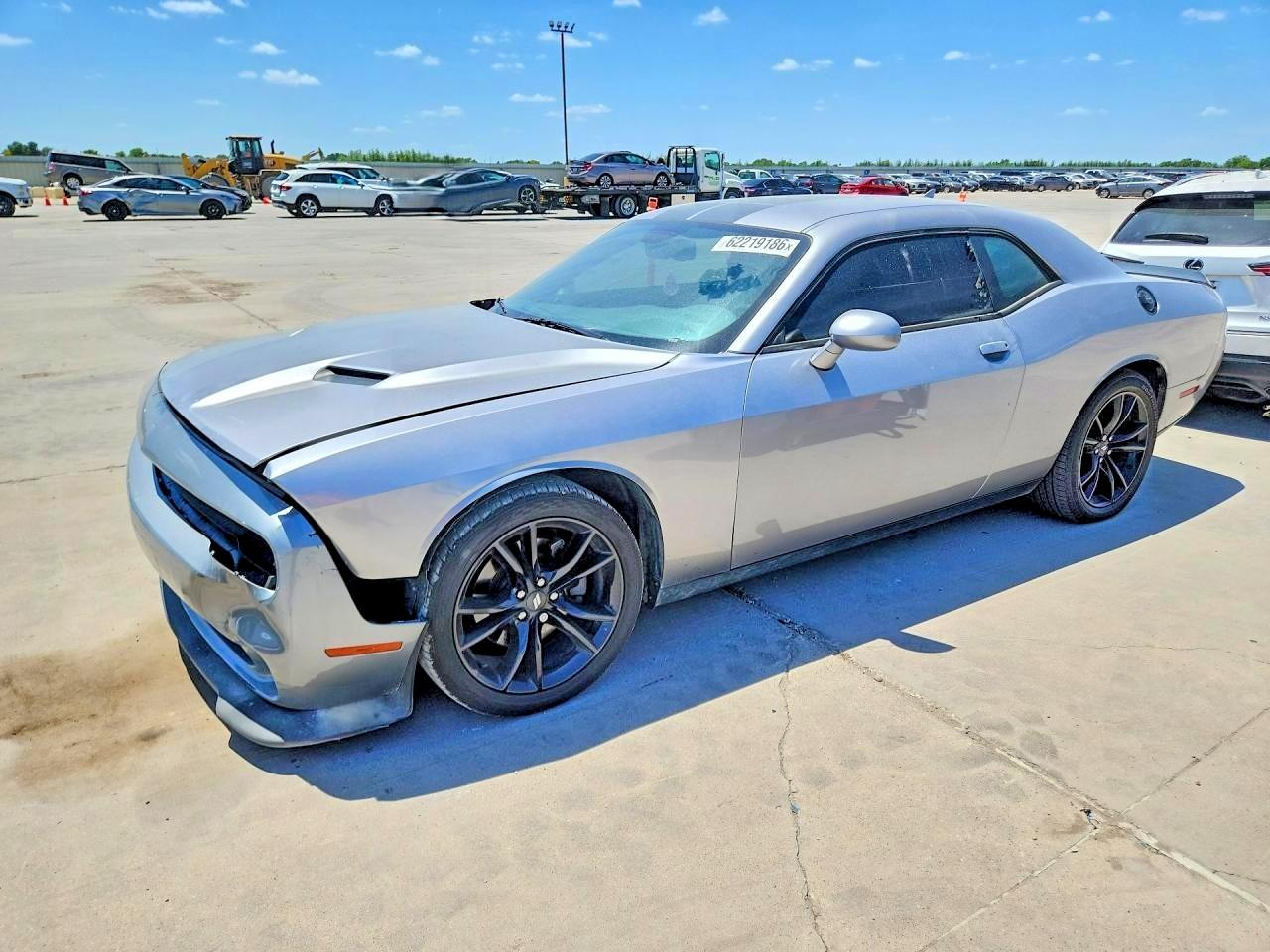 2017 Dodge Challenger SXT Plus, VIN 2C3CDZAG3HH501977 — Front end