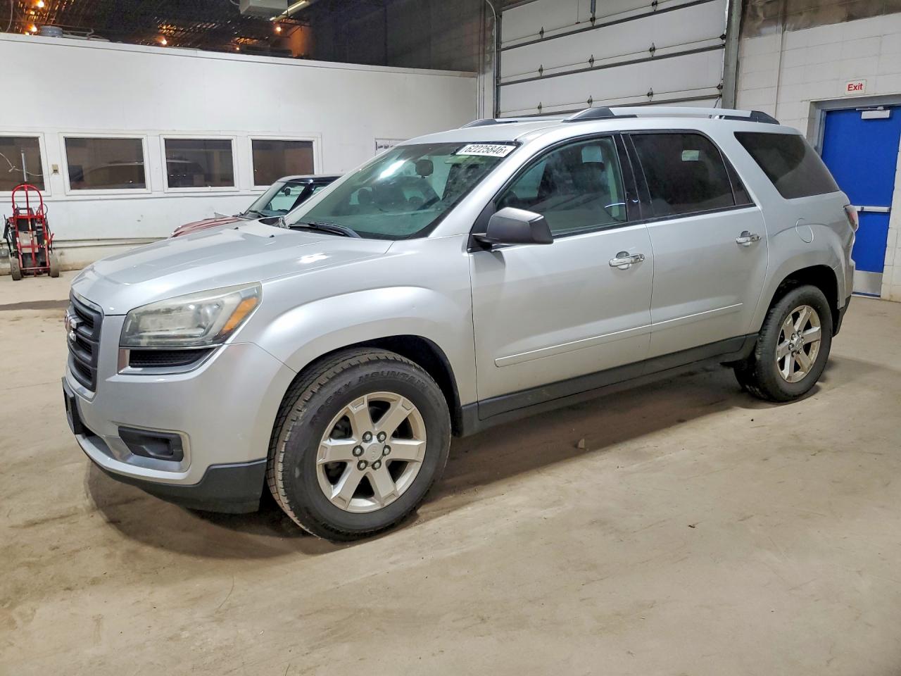 2016 GMC Acadia SLE, VIN 1GKKVNED8GJ225908 — Minor dents and scratches